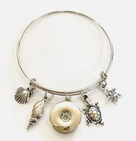 (image for) Snap Jewelry Wire Expandable Bangle - Turtle, Shells & Starfish